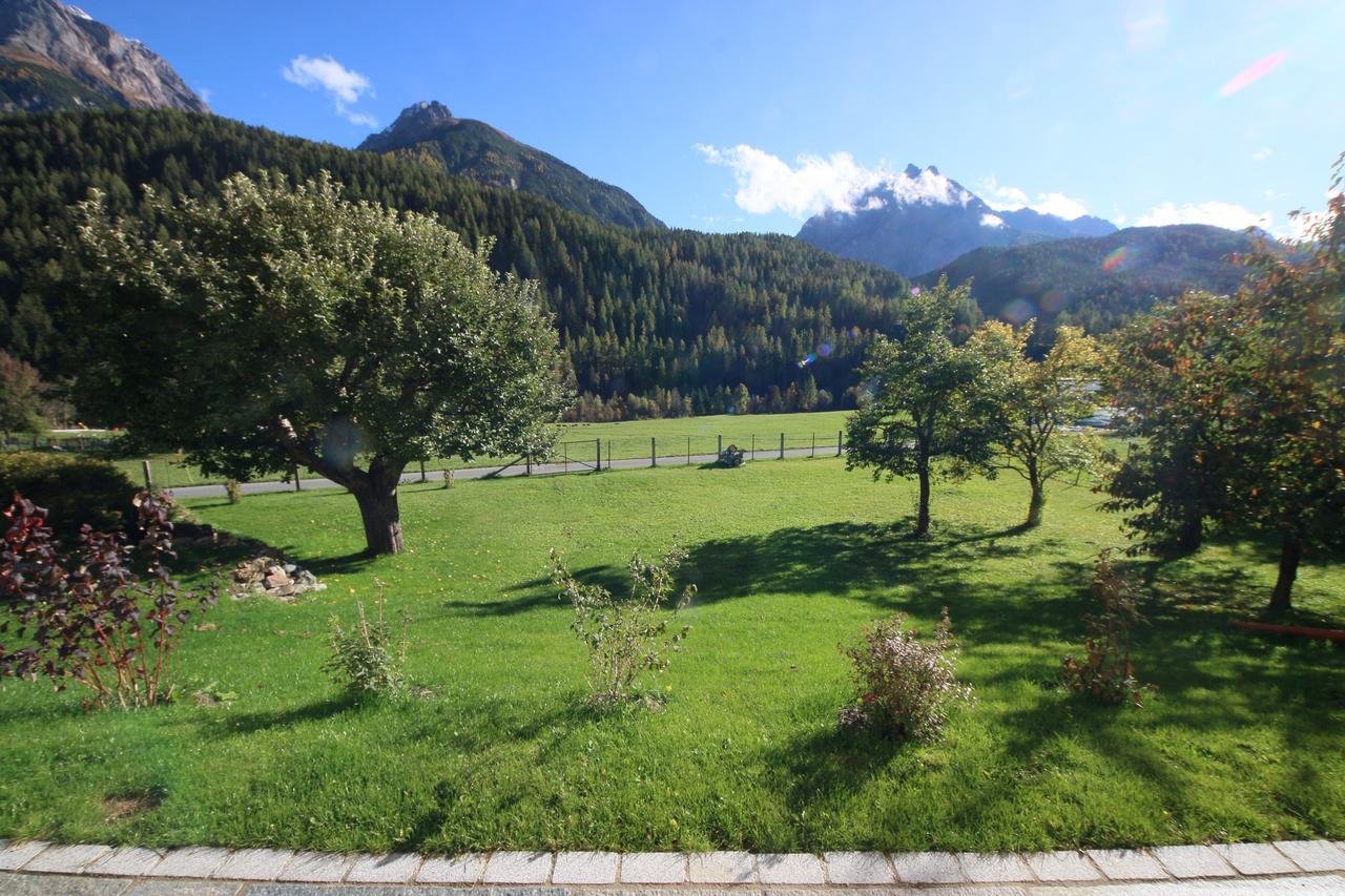 Il Maschun Im Historischen Engadinerhaus Apartman Scuol Kültér fotó